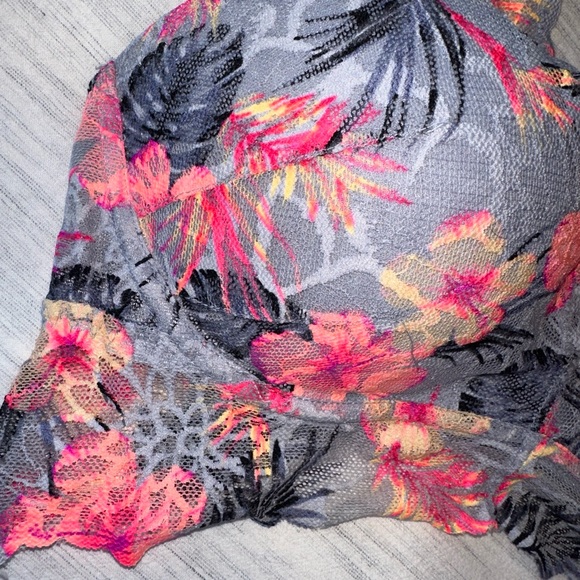 Victoria Secret Pink bralette - Picture 2 of 5